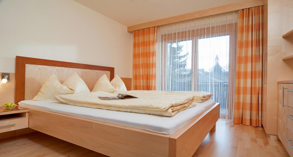 Hubertushof Hotell Latschach ober dem Faakersee Exteriör bild