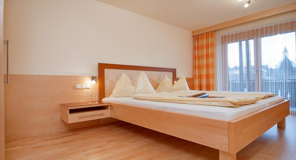 Hubertushof Hotell Latschach ober dem Faakersee Exteriör bild