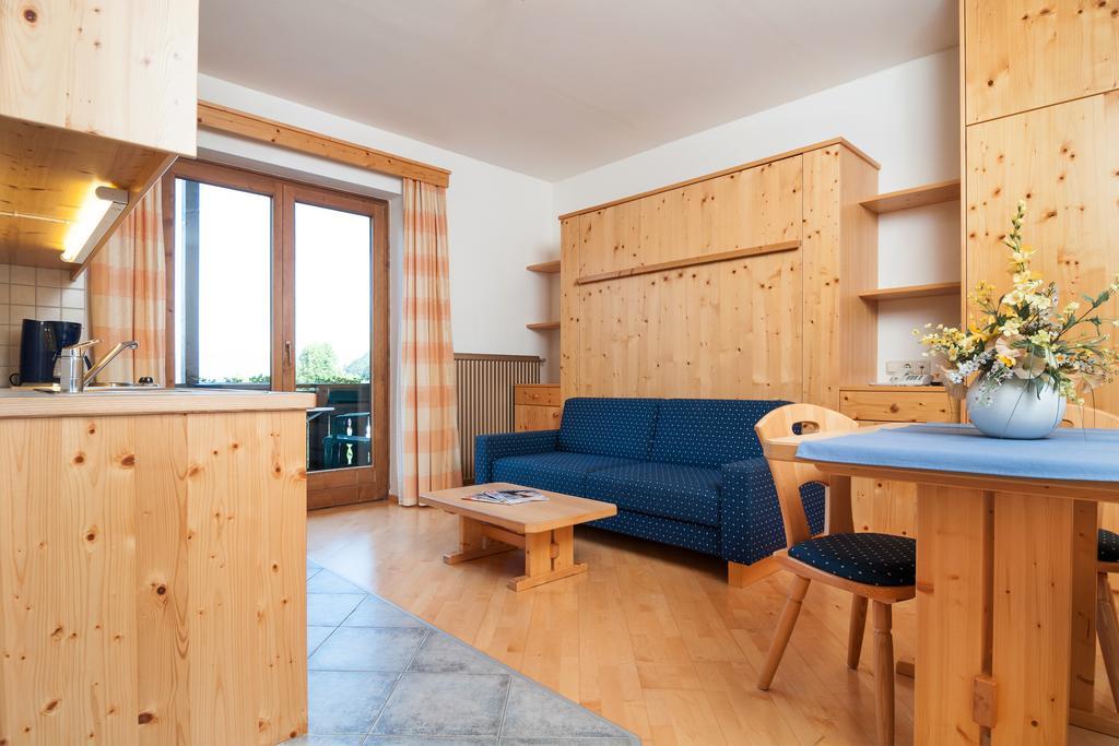 Hubertushof Hotell Latschach ober dem Faakersee Exteriör bild