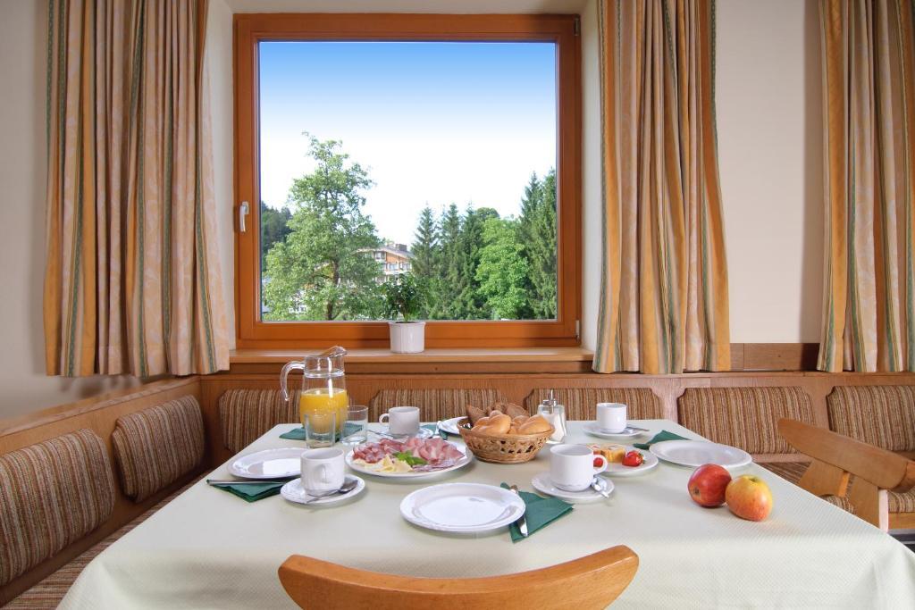 Hubertushof Hotell Latschach ober dem Faakersee Rum bild