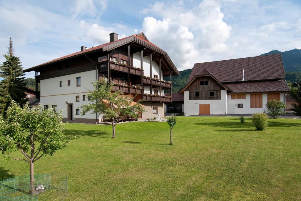Hubertushof Hotell Latschach ober dem Faakersee Exteriör bild