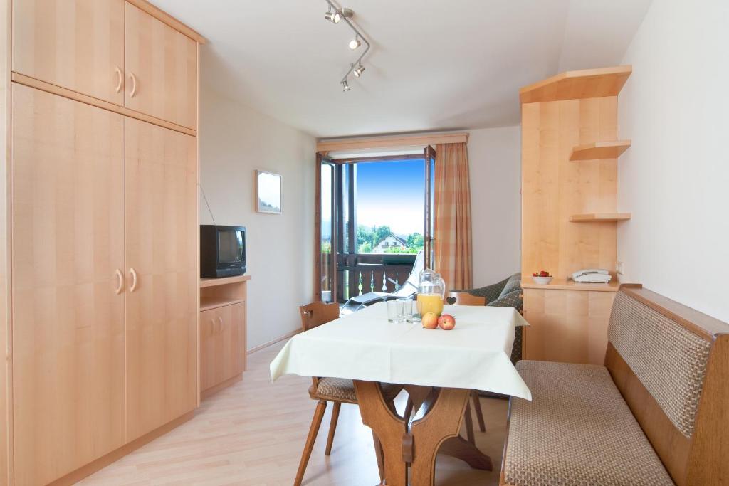 Hubertushof Hotell Latschach ober dem Faakersee Rum bild