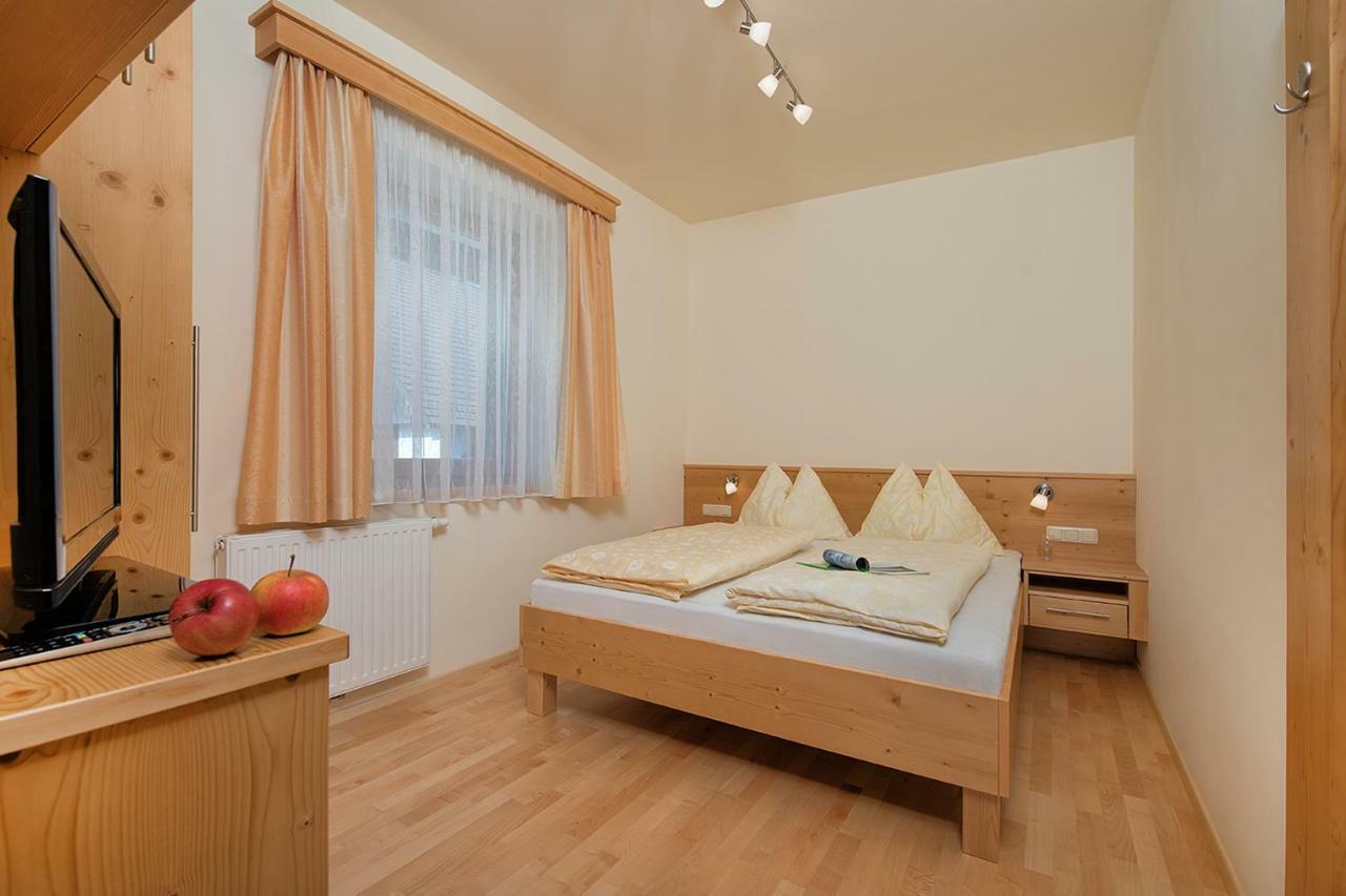 Hubertushof Hotell Latschach ober dem Faakersee Exteriör bild